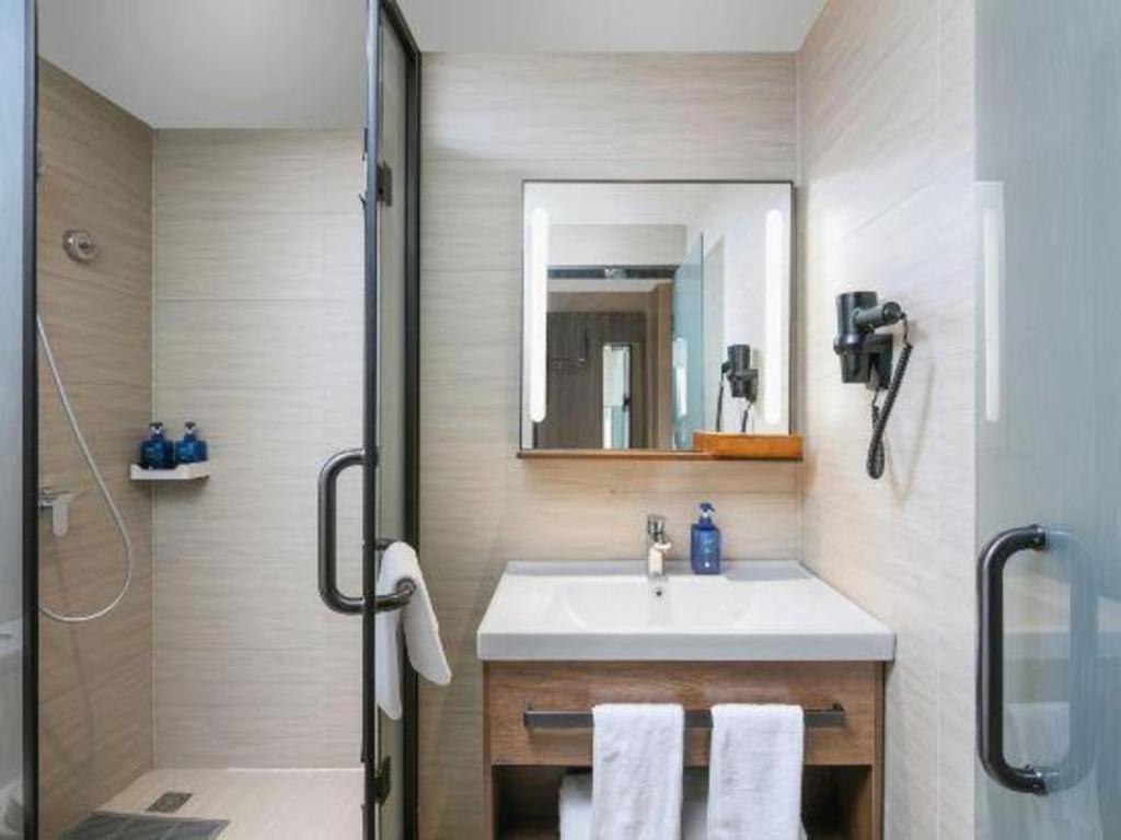 Hanting Hotel Hangzhou Central Wulin Square Metro Station Buitenkant foto